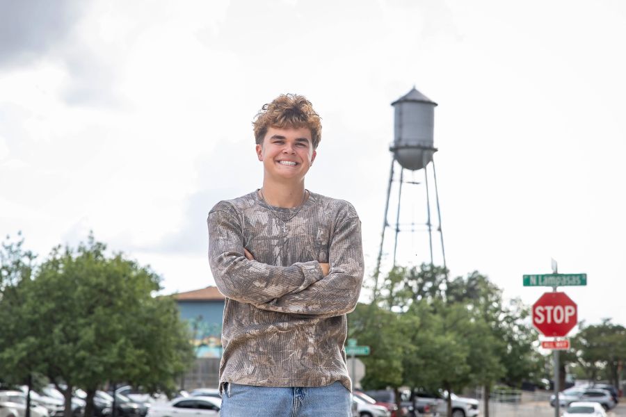 thm_april-2026-jb-downtown-round-rock-senior-photos-056.webp