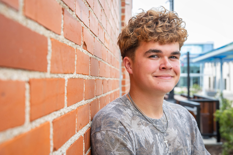 thm_april-2026-jb-downtown-round-rock-senior-photos-073.webp