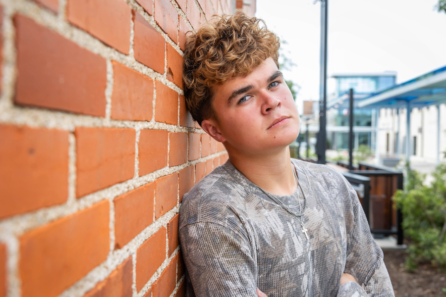 thm_april-2026-jb-downtown-round-rock-senior-photos-076.webp