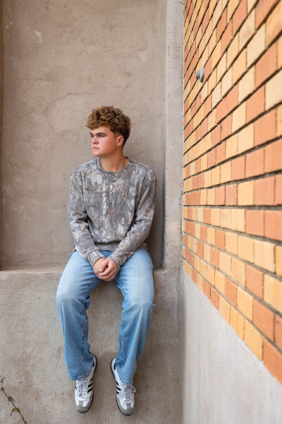 thm_april-2026-jb-downtown-round-rock-senior-photos-087.webp