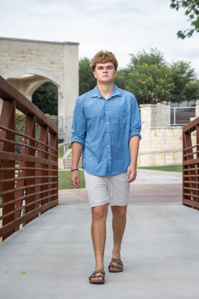 thm_april-2026-jb-downtown-round-rock-senior-photos-096.webp