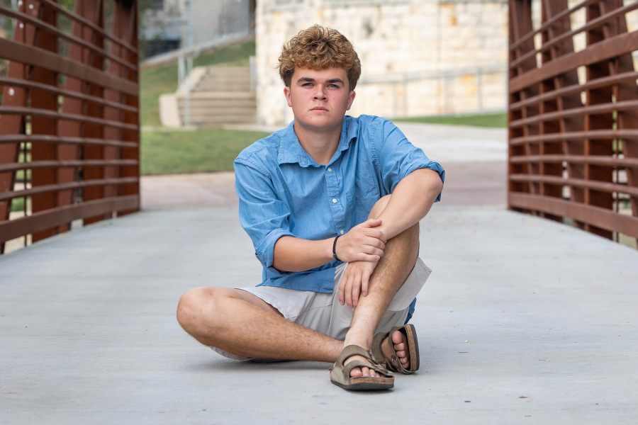 thm_april-2026-jb-downtown-round-rock-senior-photos-098.webp