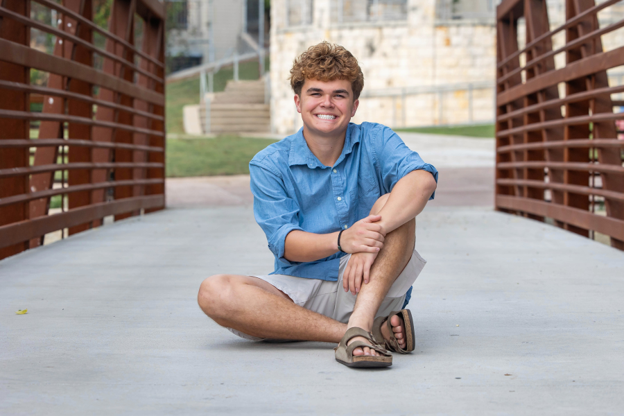 thm_april-2026-jb-downtown-round-rock-senior-photos-099.webp