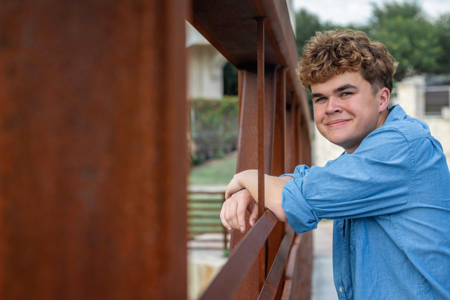 thm_april-2026-jb-downtown-round-rock-senior-photos-103.webp