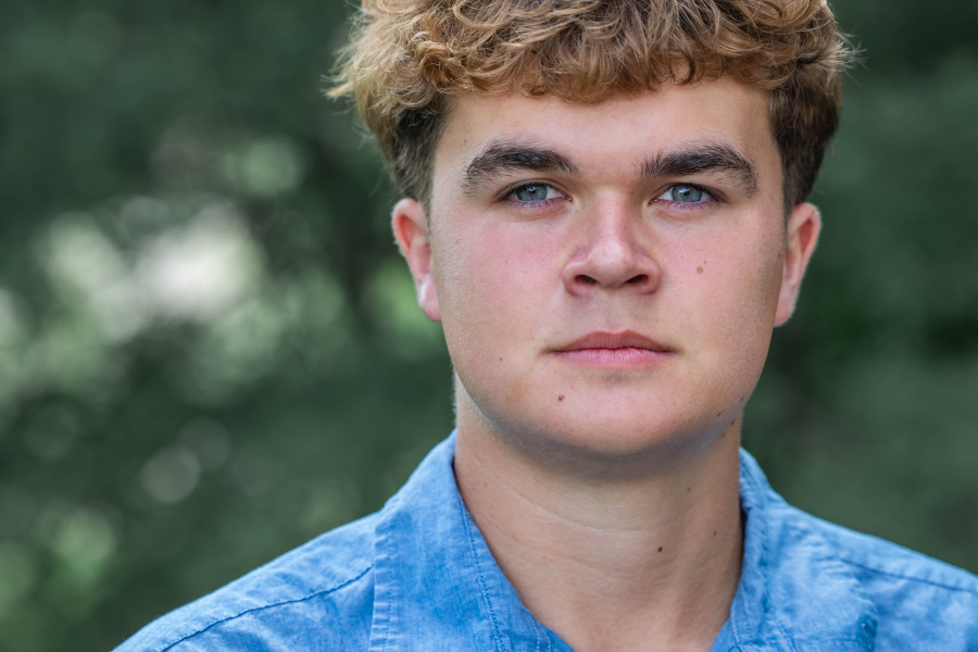 thm_april-2026-jb-downtown-round-rock-senior-photos-110.webp