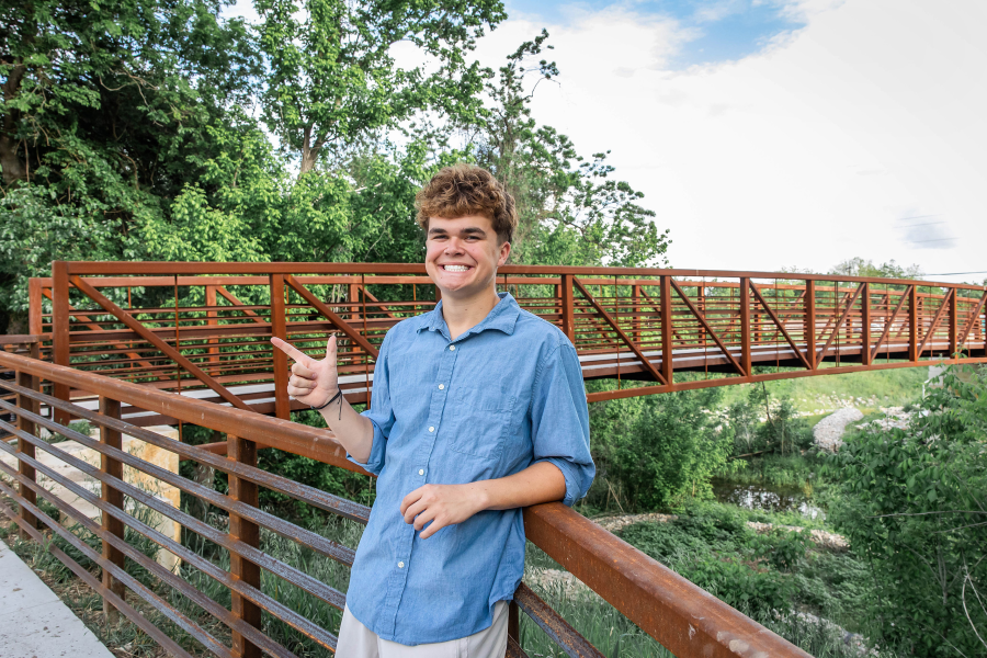 thm_april-2026-jb-downtown-round-rock-senior-photos-124.webp