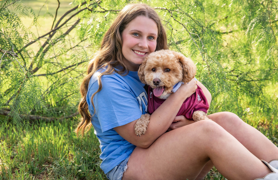 thm_april-2026-lg-commons-ford-ranch-senior-photos-011.webp