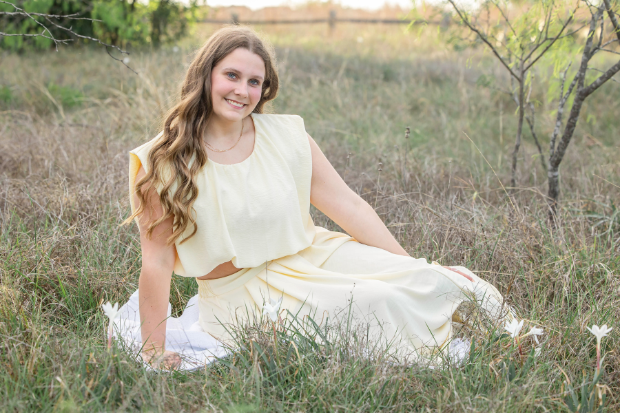 thm_april-2026-lg-commons-ford-ranch-senior-photos-035