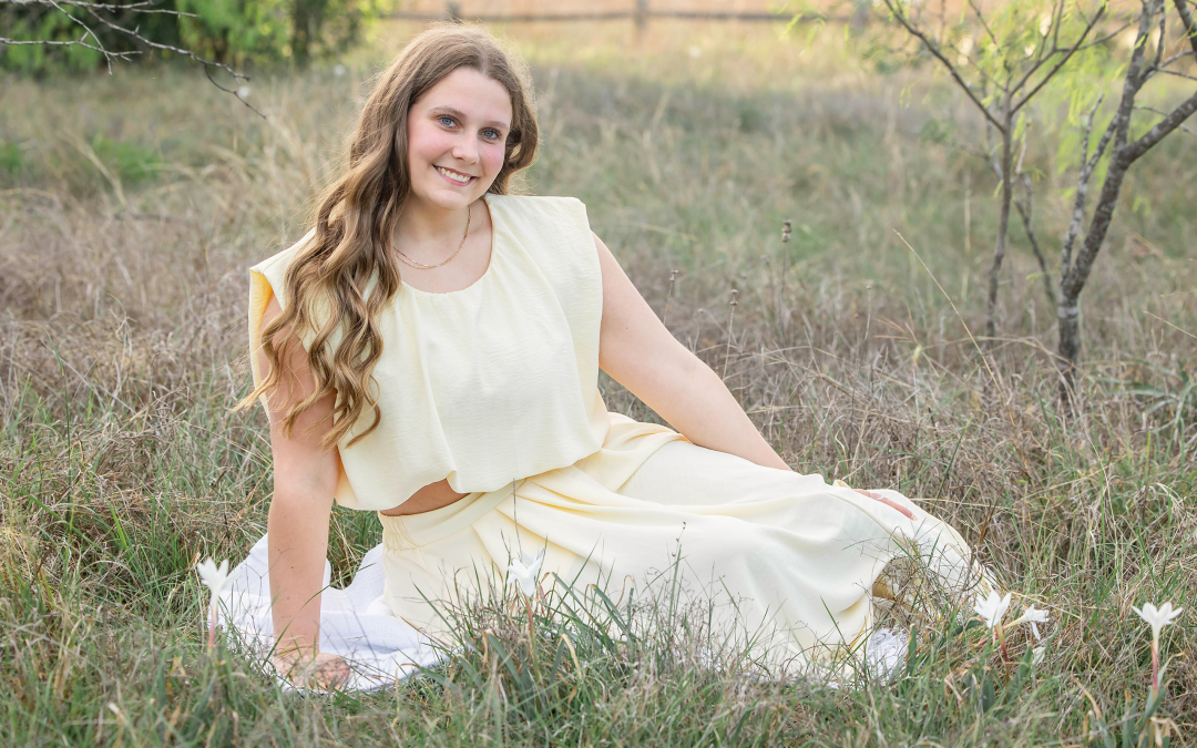 Tips for a Senior Photo Session at Commons Ford Ranch