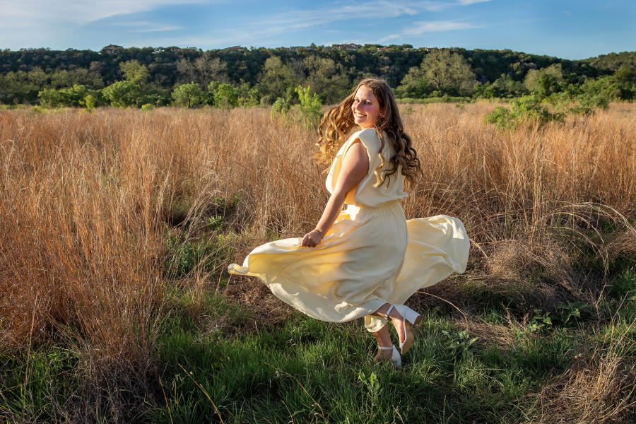 thm_april-2026-lg-commons-ford-ranch-senior-photos-044