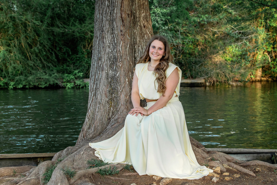 thm_april-2026-lg-commons-ford-ranch-senior-photos-075