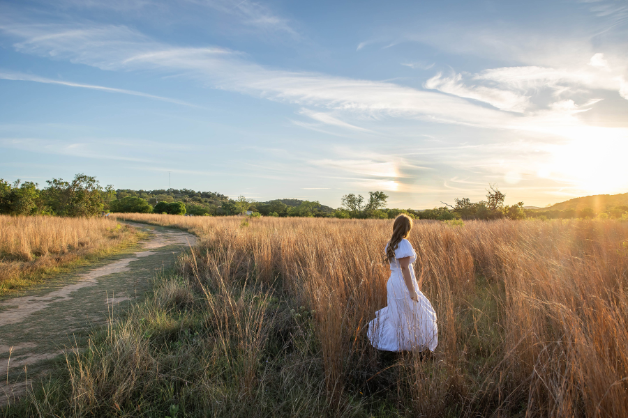 thm_april-2026-lg-commons-ford-ranch-senior-photos-083