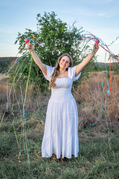 thm_april-2026-lg-commons-ford-ranch-senior-photos-103