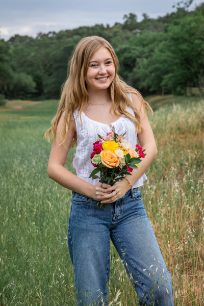 thm_april-2026-mm-senior-photos-pease-park-019a.webp