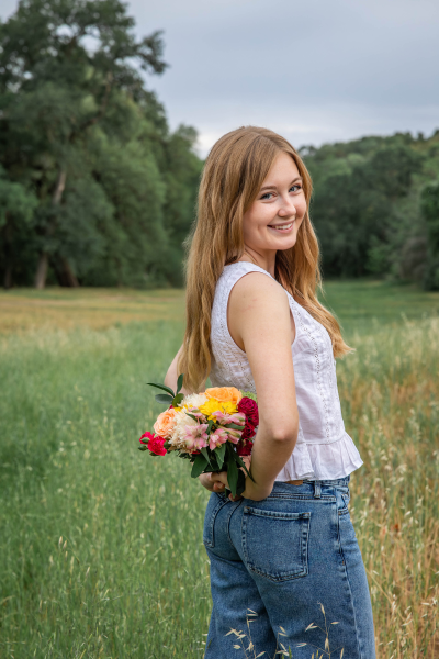 thm_april-2026-mm-senior-photos-pease-park-022a