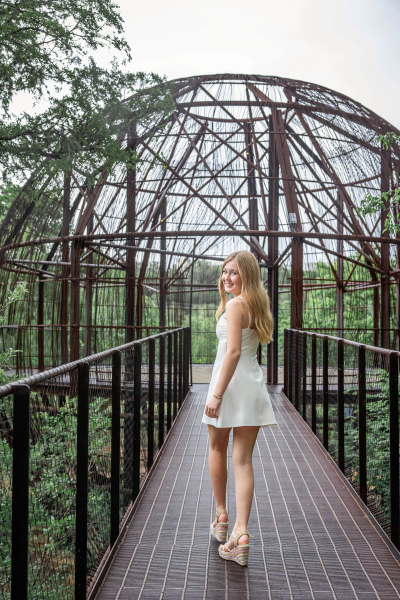 thm_april-2026-mm-senior-photos-pease-park-075