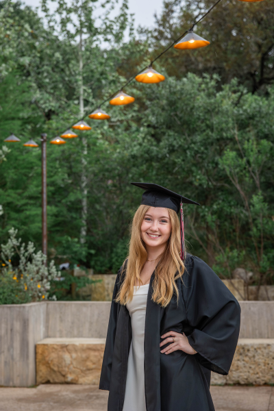 thm_april-2026-mm-senior-photos-pease-park-099