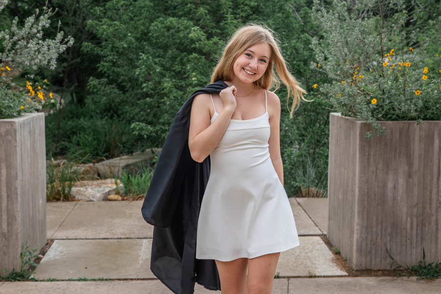 thm_april-2026-mm-senior-photos-pease-park-101
