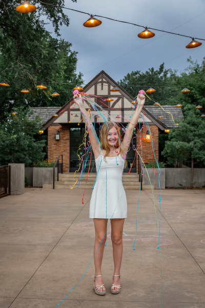 thm_april-2026-mm-senior-photos-pease-park-117.webp