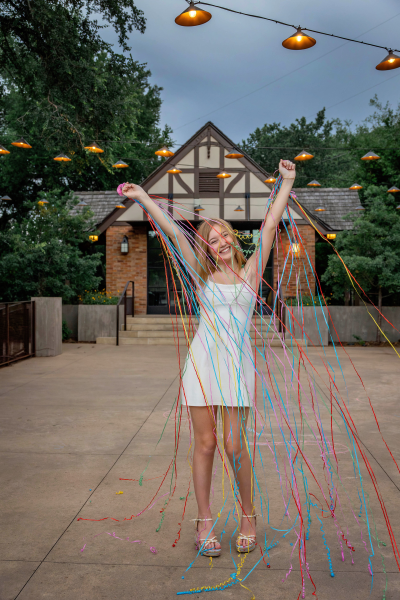 thm_april-2026-mm-senior-photos-pease-park-121