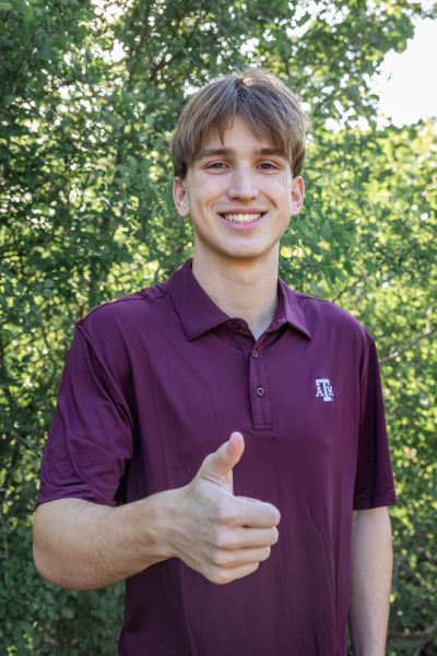 thm_april-2026-mw-champions-park-senior-photos-012.webp