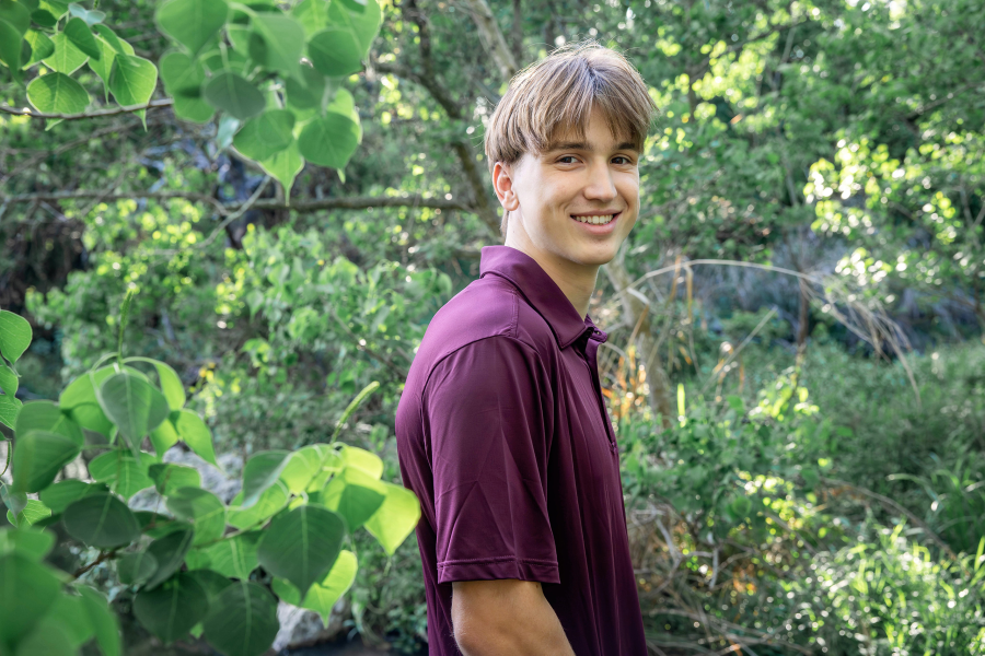 thm_april-2026-mw-champions-park-senior-photos-022.webp