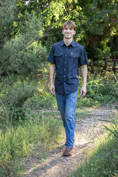 thm_april-2026-mw-champions-park-senior-photos-053.webp