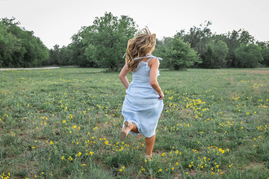 thm_april-2026-wt-mckinney-falls-park-senior-photos-033.webp