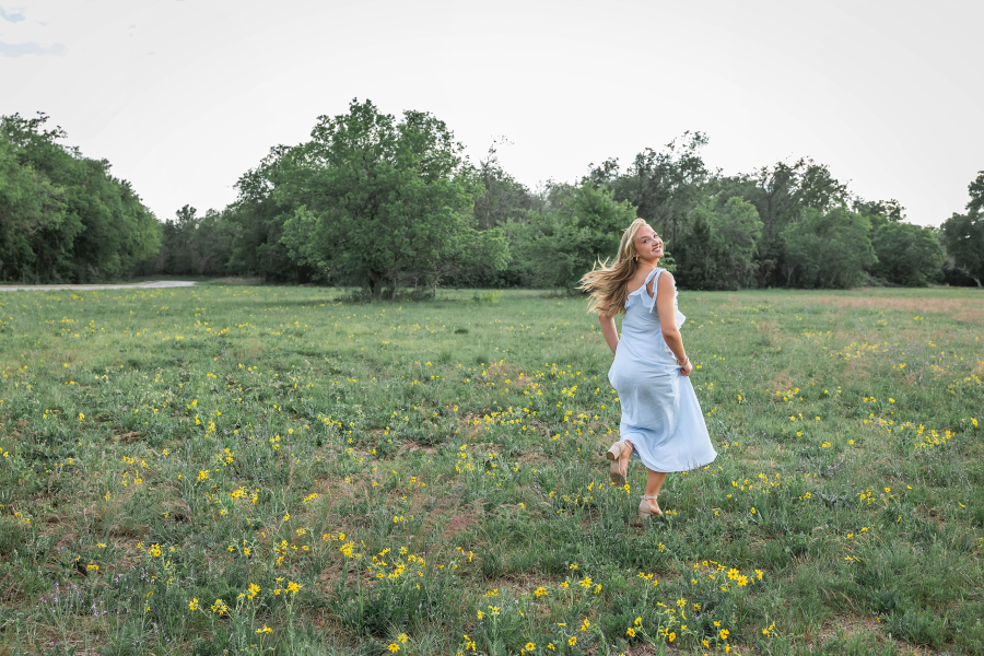 thm_april-2026-wt-mckinney-falls-park-senior-photos-034.webp