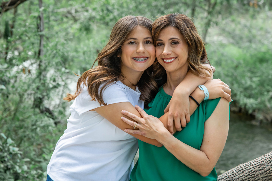thm_march-2026-sr-family-photos-pfluger-park-053.webp
