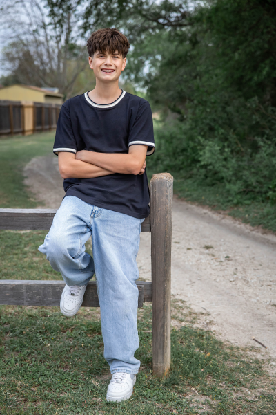 thm_march-2026-sr-family-photos-pfluger-park-123.webp