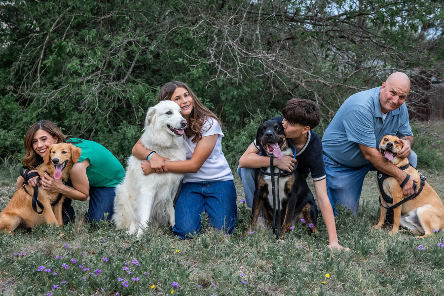 thm_march-2026-sr-family-photos-pfluger-park-142.webp