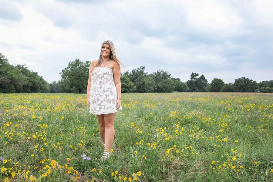 thm_april-2026-harwood-senior-photos-mckinney-falls-003.webp