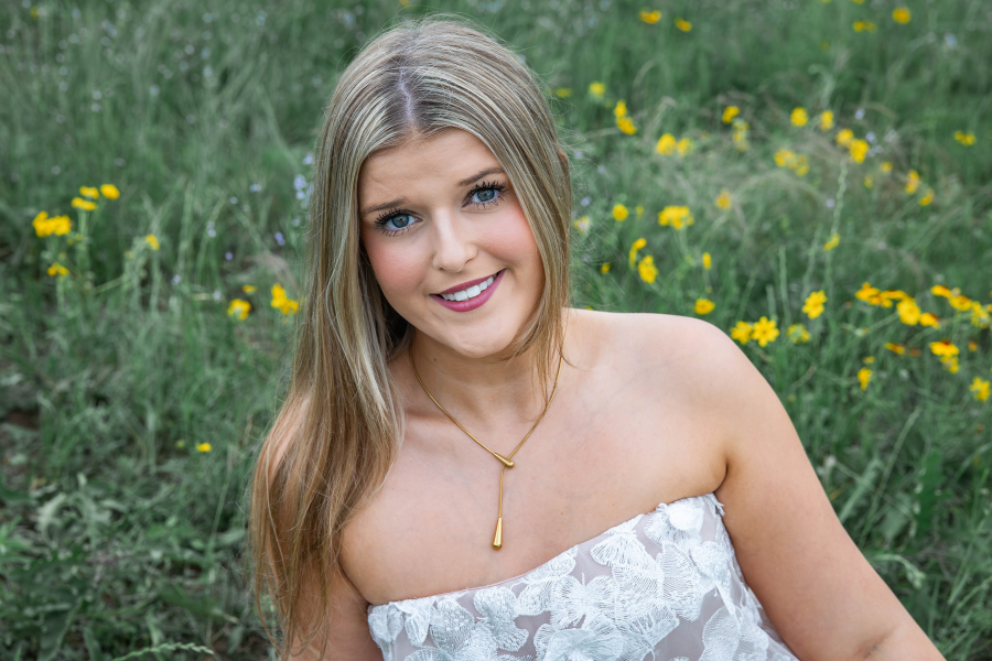 thm_april-2026-harwood-senior-photos-mckinney-falls-019.webp