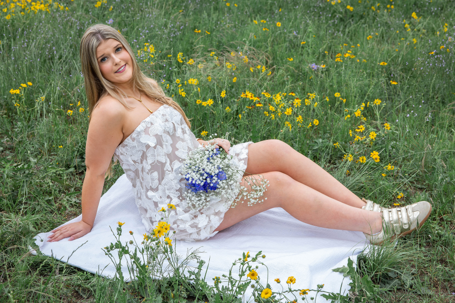 thm_april-2026-harwood-senior-photos-mckinney-falls-025.webp