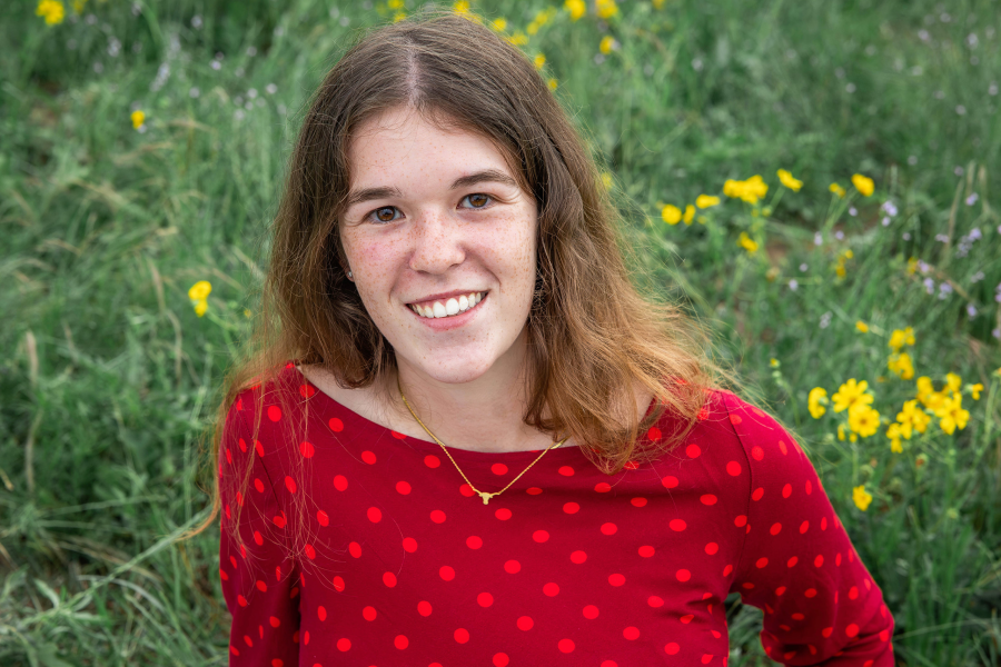 thm_april-2026-harwood-senior-photos-mckinney-falls-035.webp