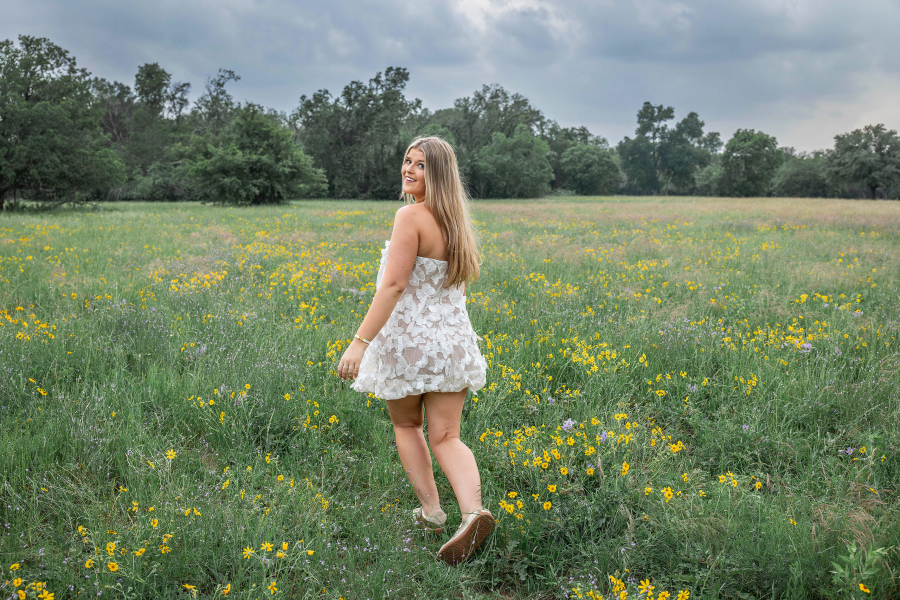 thm_april-2026-harwood-senior-photos-mckinney-falls-043.webp