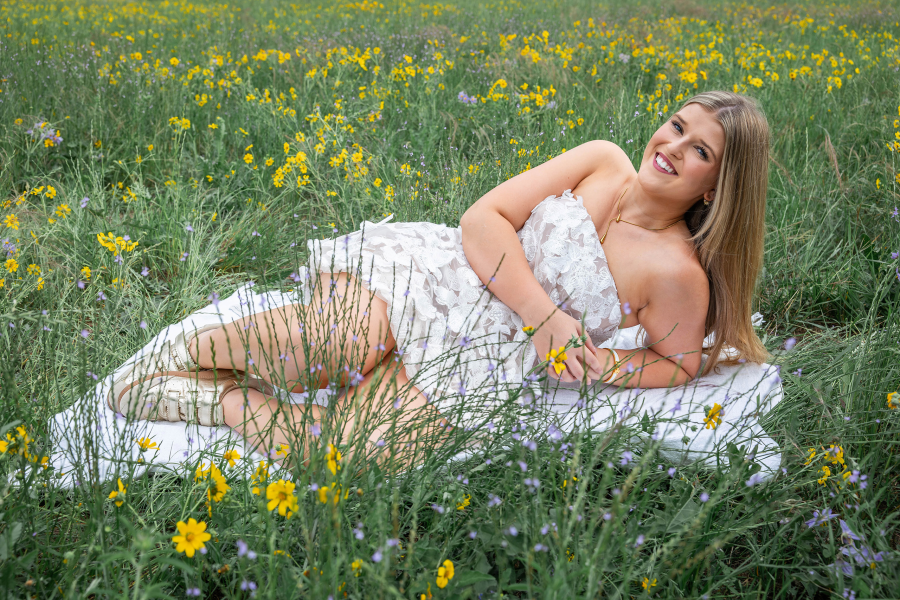 thm_april-2026-harwood-senior-photos-mckinney-falls-065.webp