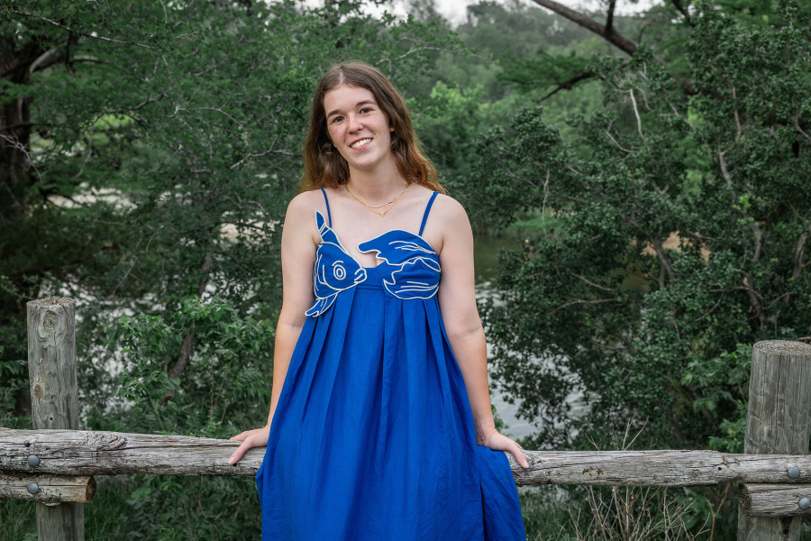 thm_april-2026-harwood-senior-photos-mckinney-falls-076.webp