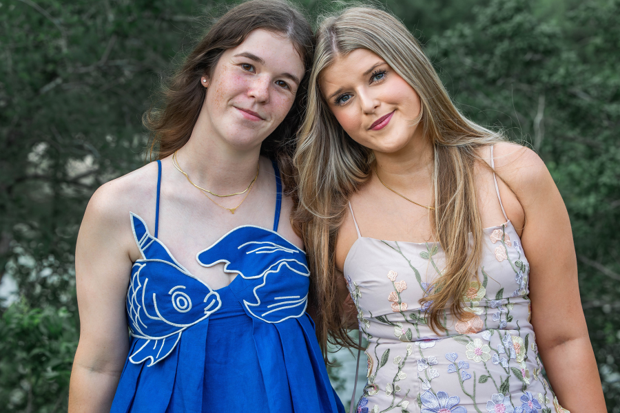 thm_april-2026-harwood-senior-photos-mckinney-falls-084.webp