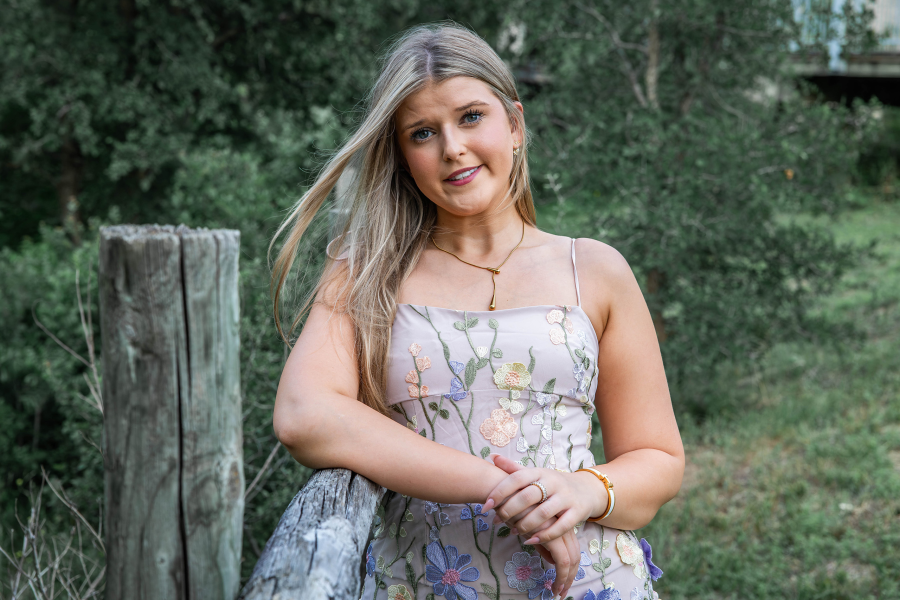 thm_april-2026-harwood-senior-photos-mckinney-falls-090.webp