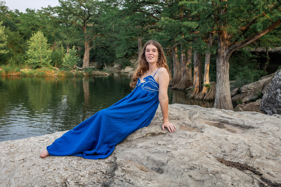 thm_april-2026-harwood-senior-photos-mckinney-falls-138.webp