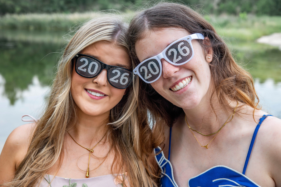 thm_april-2026-harwood-senior-photos-mckinney-falls-146.webp