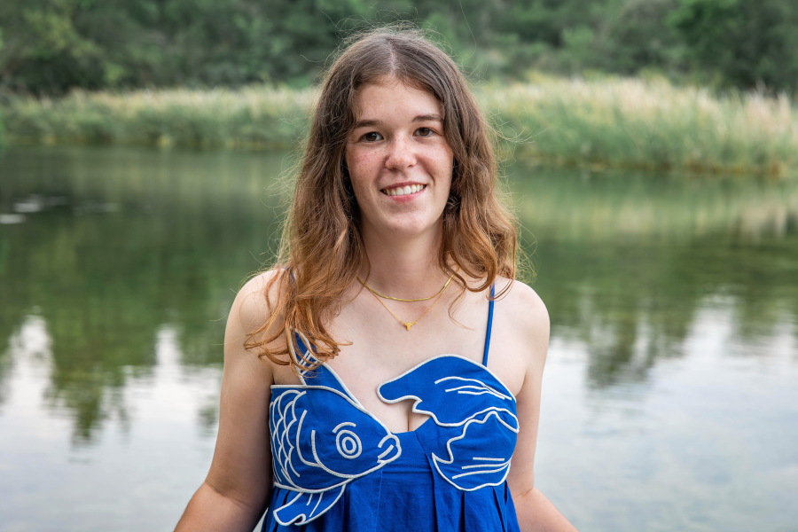 thm_april-2026-harwood-senior-photos-mckinney-falls-159.webp