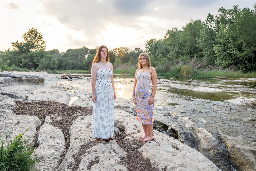 thm_april-2026-harwood-senior-photos-mckinney-falls-166.webp
