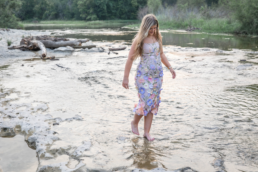 thm_april-2026-harwood-senior-photos-mckinney-falls-180.webp