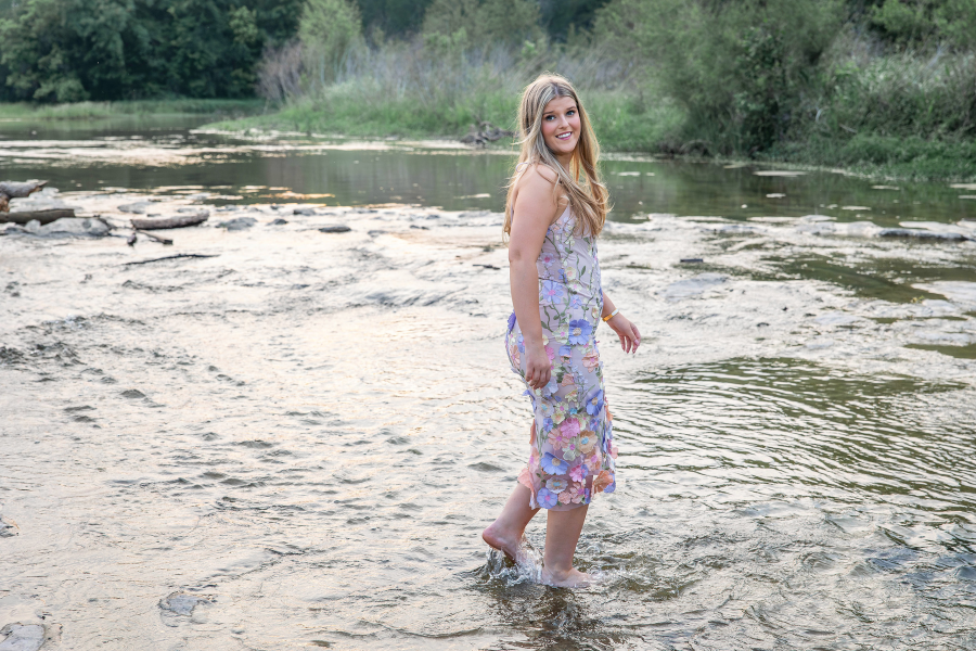 thm_april-2026-harwood-senior-photos-mckinney-falls-181.webp