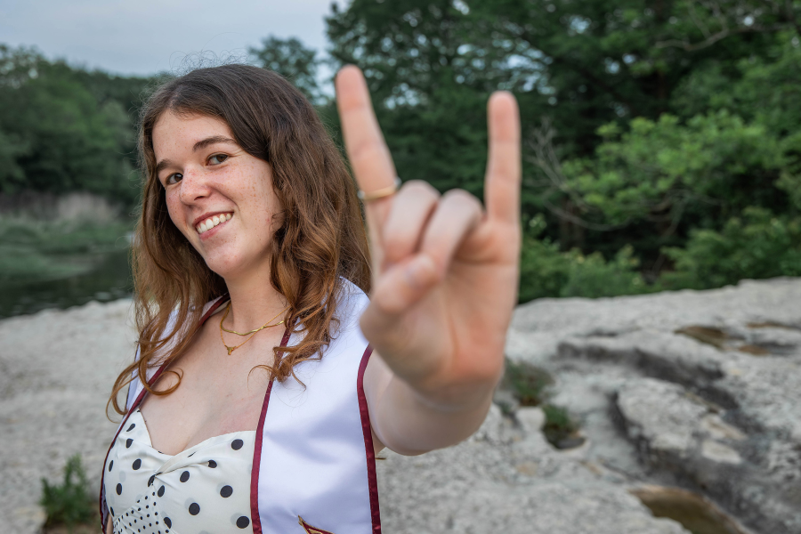 thm_april-2026-harwood-senior-photos-mckinney-falls-194.webp
