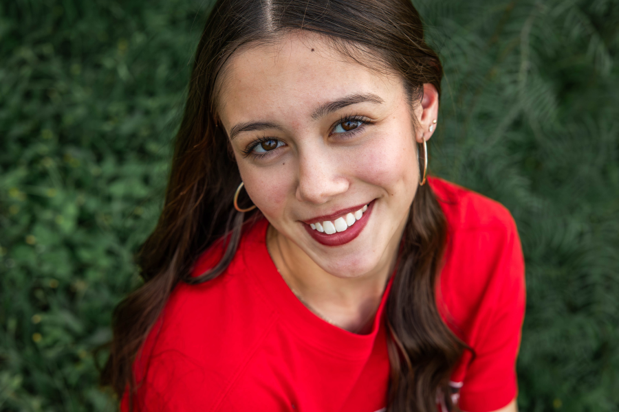 thm_april-2026-lb-commons-ford-ranch-senior-photos-017.webp