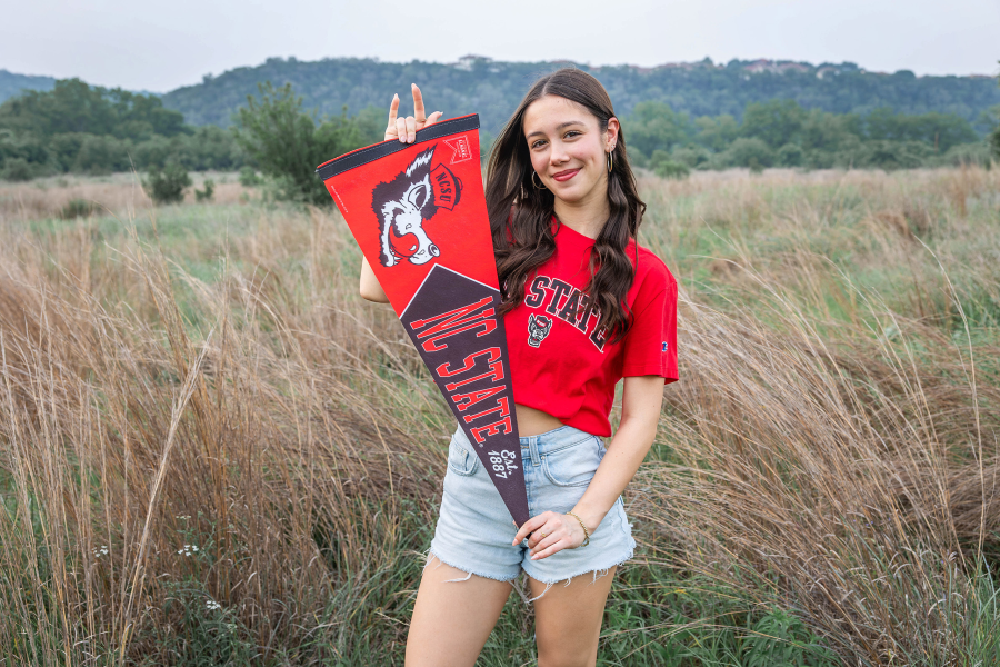 thm_april-2026-lb-commons-ford-ranch-senior-photos-028.webp